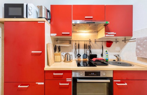 Badenweiler Apartment | Holiday Apartment 'Zwergenbau' with Shared Garden, Balcony and Wi-Fi