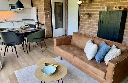 Sint Maartenszee House | Holiday bungalow close to the beach, sleeps 4 with lovely garden