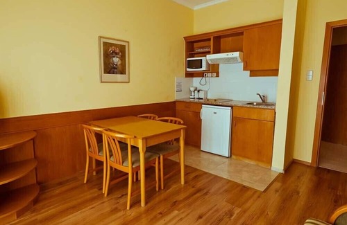 Heviz Apartment | Holiday Club Apartman Hotel