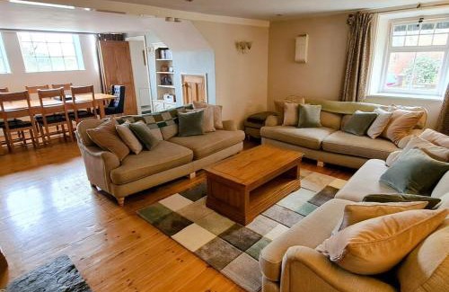 Harlech Apartment | Holiday Cottage in Snowdonia (Sleeps 10)