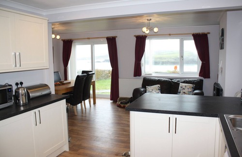 Cemaes Bay Cottage | Holiday Cottage with 180 degree sea views