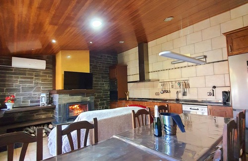La Torre de Claramunt Cottage | Holiday home (rental entire) Raco de Lis for 8 people