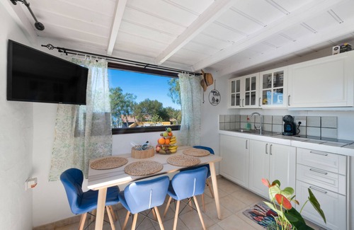 Los Llanos de Aridane Apartment | Holiday Home 'Las Perseidas' with Mountain View, Wi-Fi and Air Conditioning