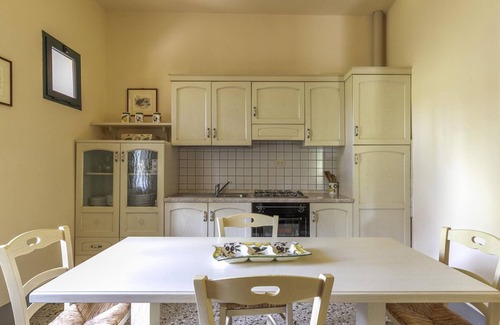 Palaia House | Holiday Home Tuscany With Pool Access