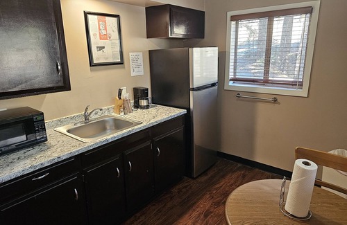Mammoth Lakes Hotel | Holiday Haus Motel