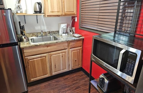 Mammoth Lakes Hotel | Holiday Haus Motel