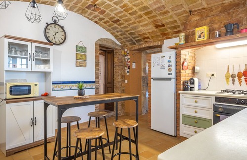 Santa Cristina de Aro House | Holiday Home 'Can Tarana' with Mountain View, Private Pool and Wi-Fi