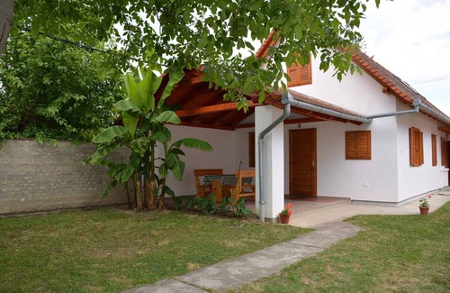 Balatonbereny House | Holiday home 200m from the beach