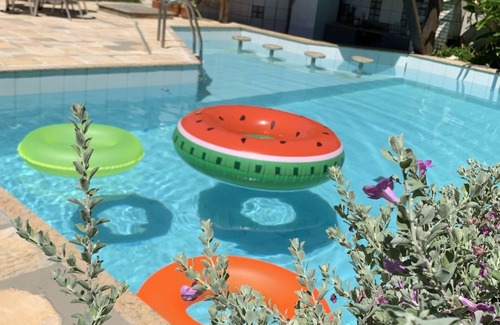 Pouso Alegre Buraquinho House | Holiday home, 4 bedrooms, 2 suites, 100m from the beach.