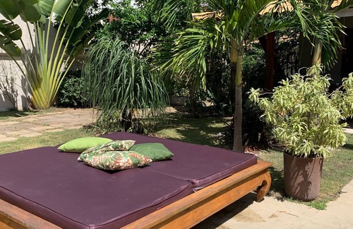 Pouso Alegre Buraquinho House | Holiday home, 4 bedrooms, 2 suites, 100m from the beach.