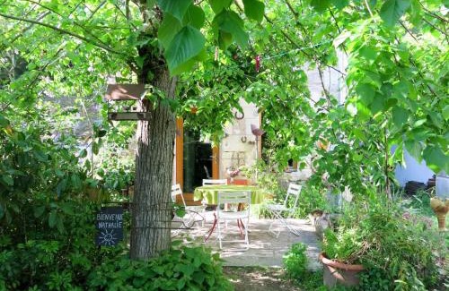 Chissay-en-Touraine House | Holiday Home Au Soleil Joyeux by Interhome