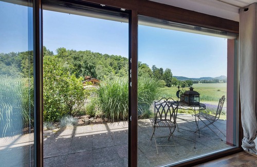 Randegg House | Holiday Home 'Almschlössle' with Mountain View, Private Terrace and Wi-Fi