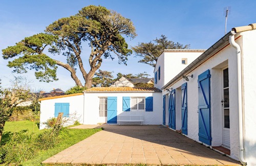 Pornic House | Holiday Home 'Ambiance Cosy' with Sea View, Private Terrace and Private Garden