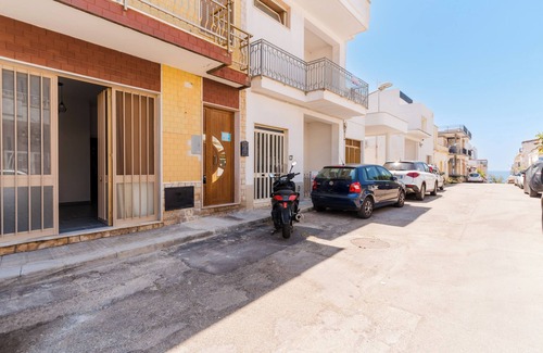 Santa Maria al Bagno House | Holiday Home 'Anna's Sea House' with Sea View and Air Conditioning