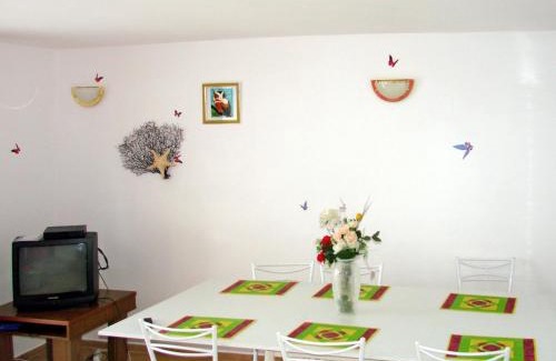 Balatonalmadi House | Holiday Home Annemarie by Interhome