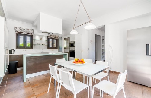 Peroulion House | Holiday Home 'Antinioti Lake Villa, North Corfu' with Sea View, Wi-Fi and Air Conditioning