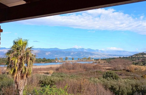 Peroulion House | Holiday Home 'Antinioti Lake Villa, North Corfu' with Sea View, Wi-Fi and Air Conditioning