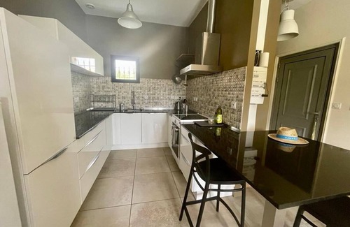 Le Garn Cottage | Holiday home at the heart of a truffle plantation