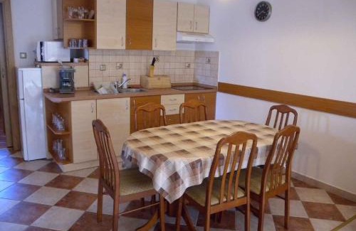 Balatonkeresztur House | Holiday Home Balatonmariafurdo, Somogy 1