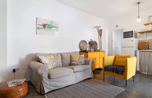 Algodonales House | Holiday Home 'Baraka' with Mountain View, Wi-Fi and Air Conditioning