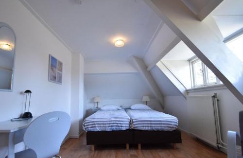 Bergen aan Zee House | Holiday Home Bergen near Beach & Dunes