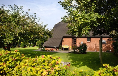 Friedrichskoog House | 'Holiday Home Britschock' with Private Terrace, Garden and Wi-Fi