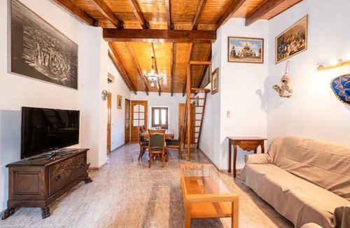 Binissalem House | Holiday Home 'C'an Artur' with Private Terrace and Wi-Fi