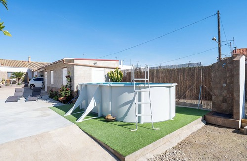 Deltebre House | Holiday Home 'Ca L'Agulla' with Private Pool, Wi-Fi and Air Conditioning