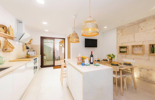 Porto Cristo House | Holiday Home "Ca Na Lola" Near the Beach with Wi-Fi, Air Conditioning & Terrace