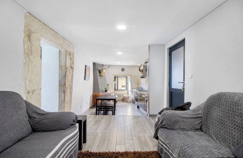 Cabril House | Holiday Home 'Casaesquerda Cinza' with Mountain View and Wi-Fi