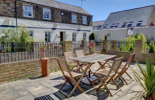 Deal House | Holiday Home Cam Court by Interhome