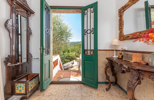 Tossa de Mar House | Holiday Home 'Can Garriga' with Mountain View, Private Terrace and Wi-Fi
