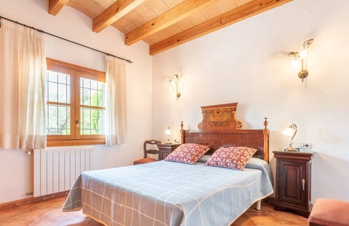 Caimari Villa | Holiday Home Cas Mestre with Mountain View, Wi-Fi, Garden, terrace & Pool; Parking Available