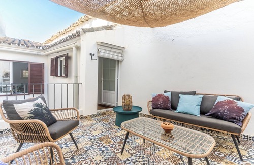 Historic Center of Estepona House | Holiday Home 'Casa Blanca' with Terrace, A/C & Wi-Fi