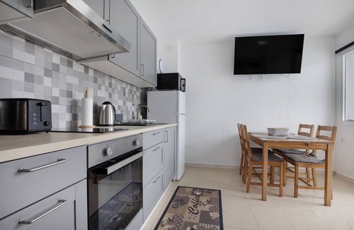 Caleta de Fuste House | Holiday Home "Casa Jable" with Shared Garden, Private Balcony and Wi-Fi