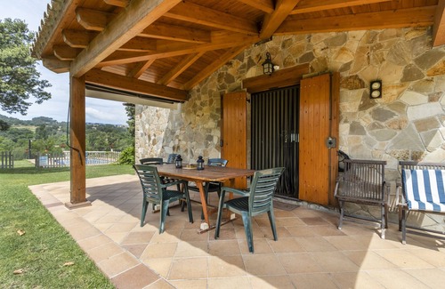 Olvan House | Holiday Home 'Casa La Granja' with Mountain View, Private Pool and Wi-Fi