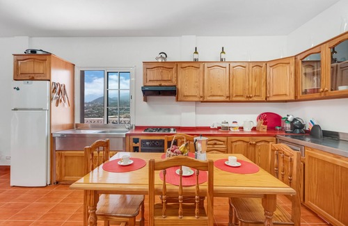 Brena Alta House | Holiday Home 'Casa Marire' with Sea View, Private Pool and Wi-Fi