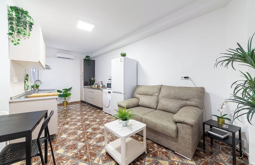 Almeria Centro House | Holiday Home 'Casa Maruchi Apartment 2' with Wi-Fi