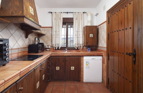 Totalan House | Holiday Home 'Casa Rural Los Hidalgos' with Sea View, Wi-Fi and Air Conditioning