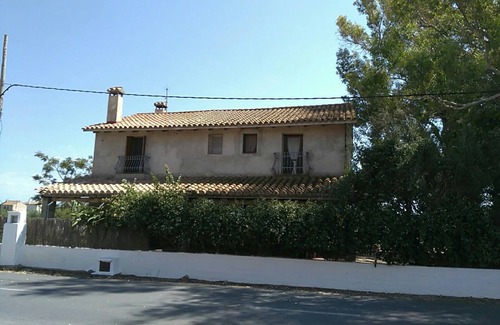Deltebre House | Holiday Home 'Casa Sorrapa' with Lake Views, Wi-Fi and Air Conditioning