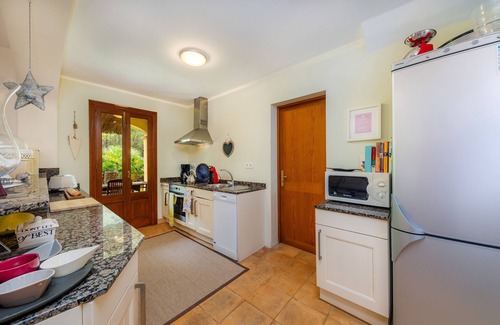 Betlem de Marina House | Holiday Home 'Casa Stevens' with Sea View, Shared Pool and Wi-Fi