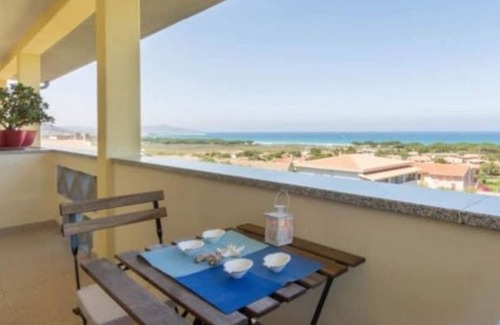 Iscra e Voes House | Holiday Home 'Casa Vacanza Sa Petra Ruja B' with Sea View, Balcony and Air Conditioning