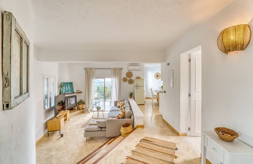 Campanet House | Holiday Home 'Casita Toni' with Sea View, Wi-Fi and Air Conditioning