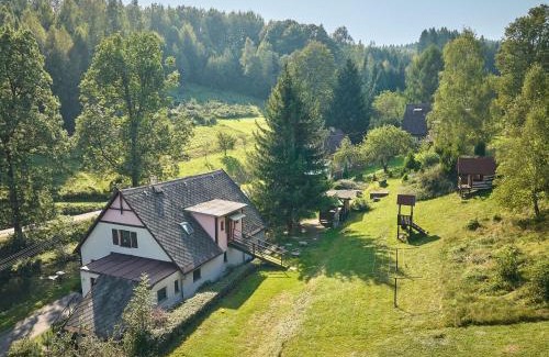 Starkov House | Holiday Home Chlívce u Hronova-5 by Interhome