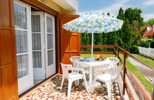 Balatonszarszo House | Holiday Home Cydonia by Interhome