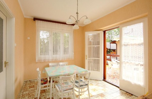 Balatonszarszo House | Holiday Home Cydonia by Interhome