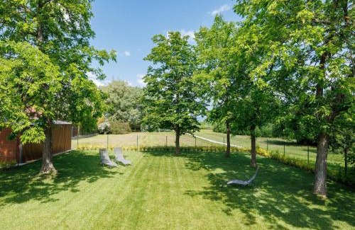 Balatonszarszo House | Holiday Home Daniel by Interhome