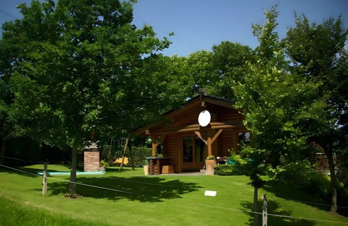 Sundern House | Holiday Home 'Hohlwegstübchen' with Shared Terrace, Shared Garden and Wi-Fi
