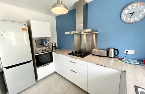 Le Fort Bloque House | Holiday Home 'Des Sables - 50m De La Plage' with Private Terrace, Private Garden and Wi-Fi
