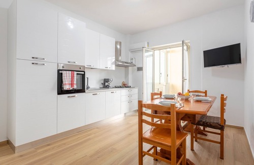 Palermo House | Holiday Home 'Diga' with Mountain View, Wi-Fi and Air Conditioning